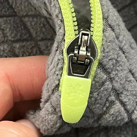 NWT TG Tek Gear/ Pullover/ Quarter-zip/ Sweater/ Grey/ Size US M - Picture 5 of 9